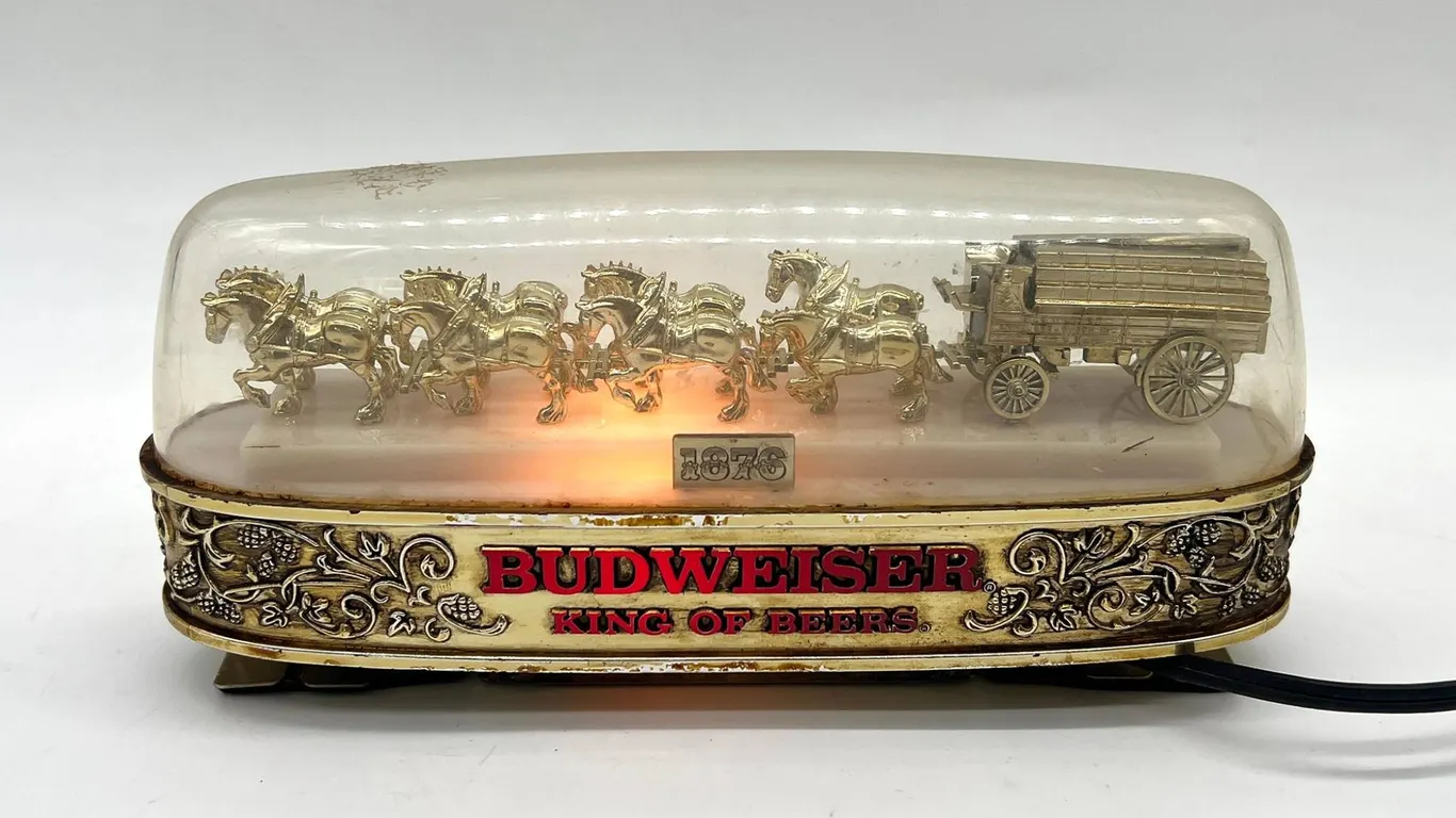 Budweiser Clydesdales Lighted Bar Sign