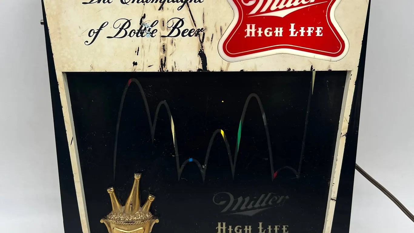 Miller High Life Light-Up Beer Sign