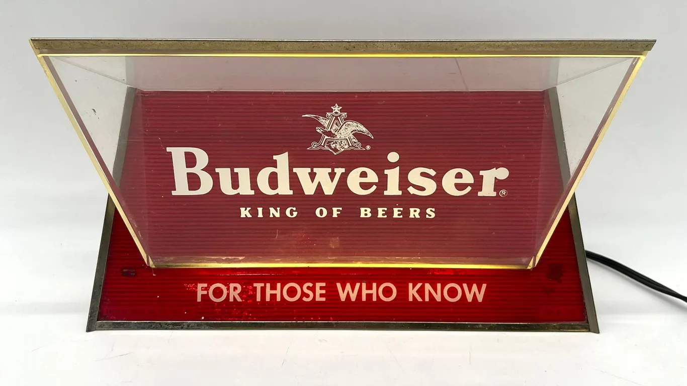 Vintage Budweiser Lighted Bar Sign