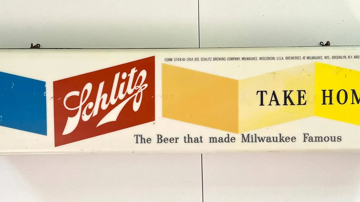 1954 Schlitz Beer Lighted Sign 36"