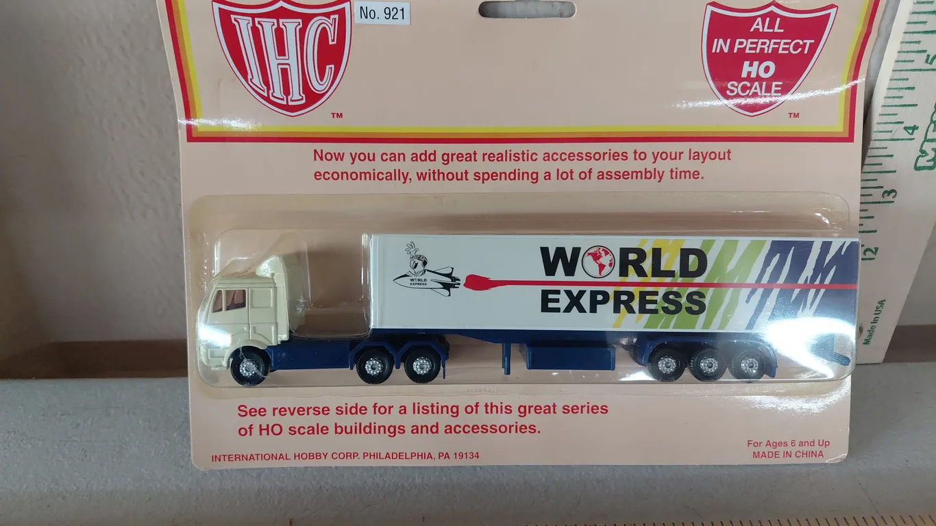 New IHC All In Perfect HO Scale 40' Tractor Trailer