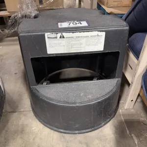 Rubbermaid Mobile Step Stool