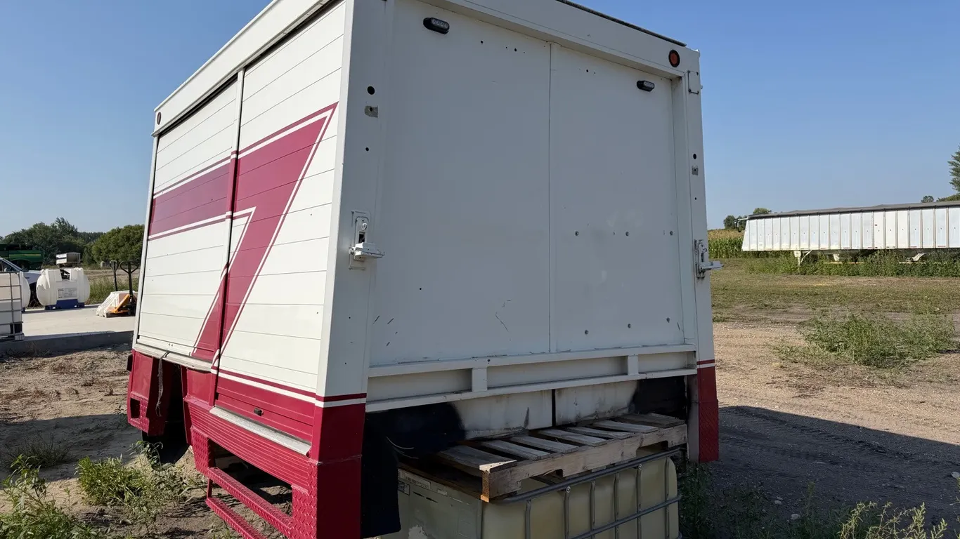 Aluminum ambulance service body