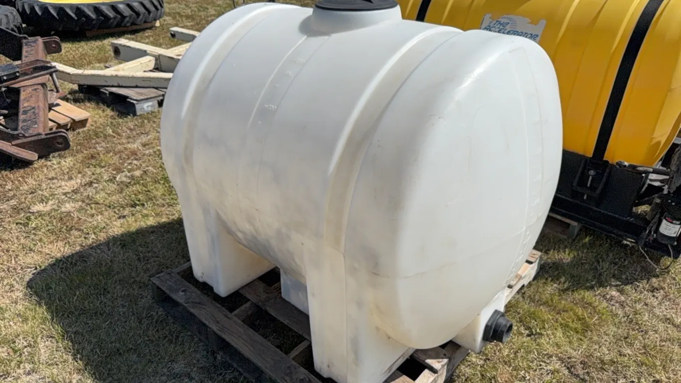 225 Gallon poly water tank