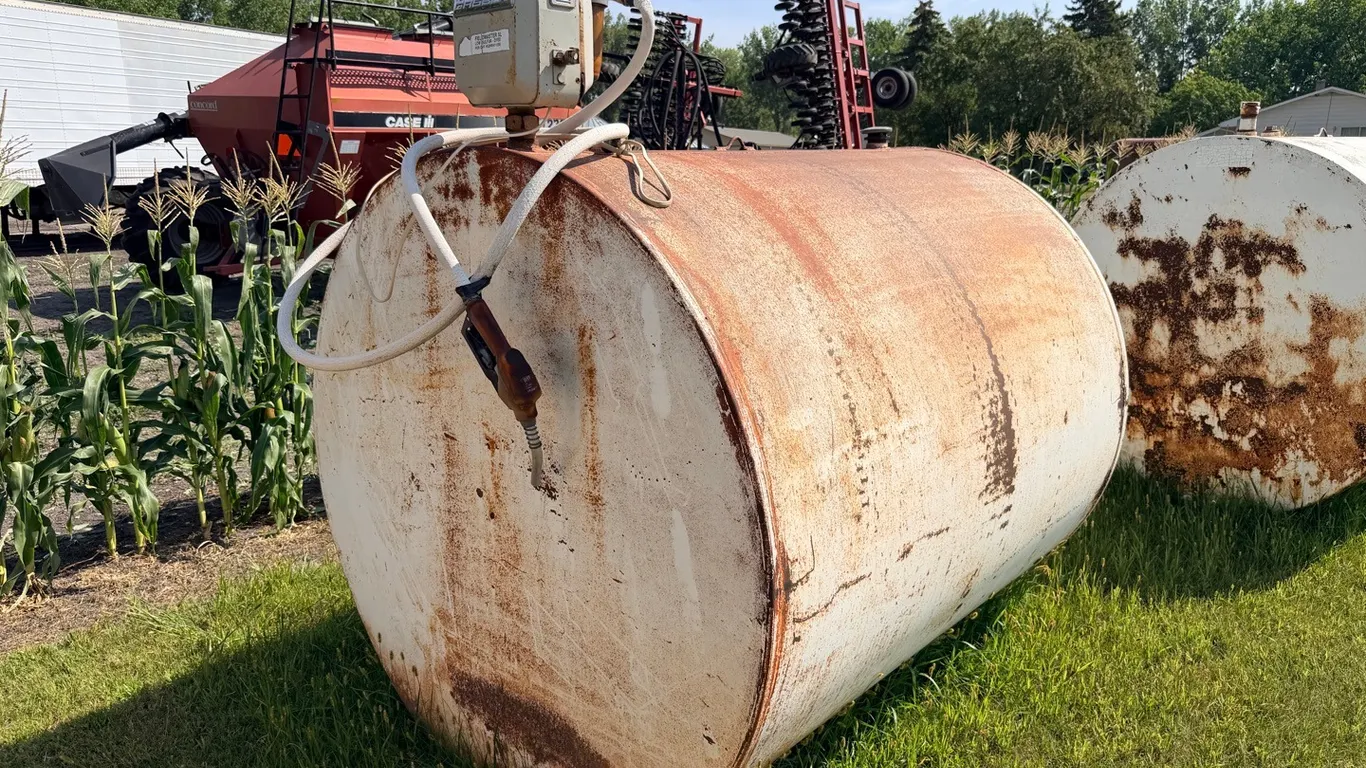 1000 Gallon fuel tank w/ GasBoy pump