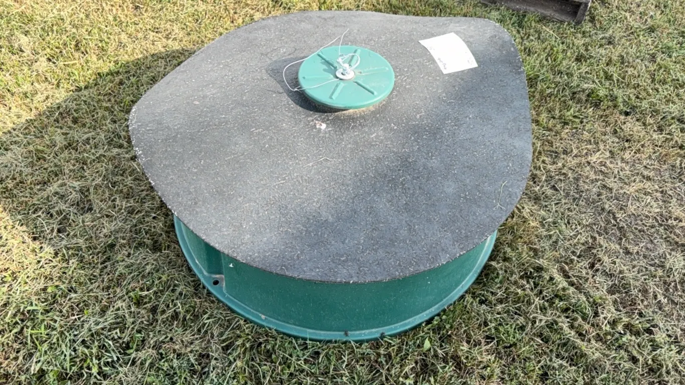New Behlen Super Bull mineral tub-Sales Tax