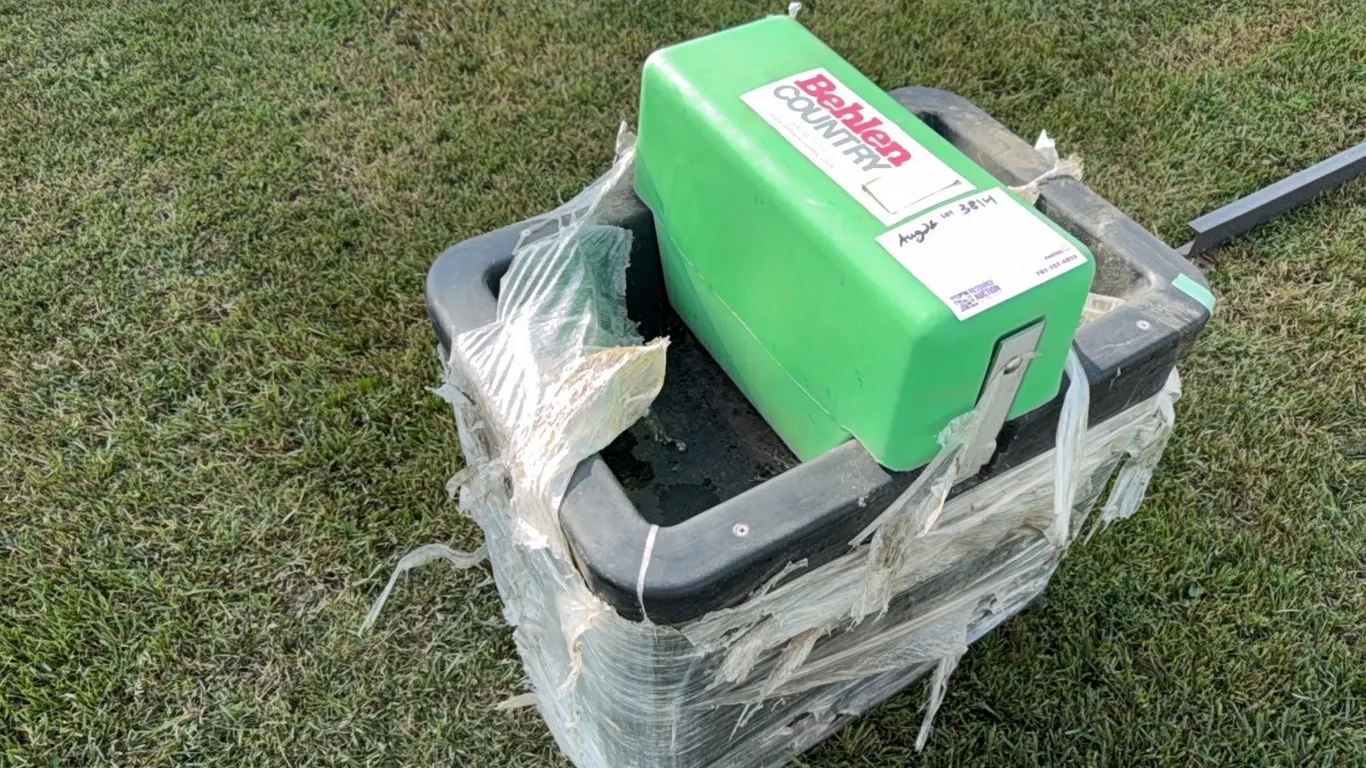 New Behlen AHW100 automatic heated waterer-Sales Tax