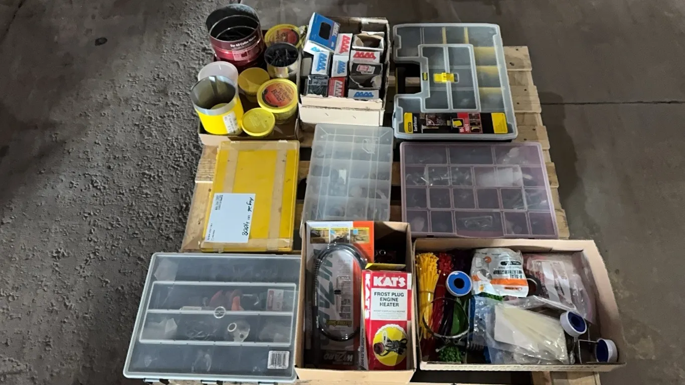Large quantity of assorted hardware
