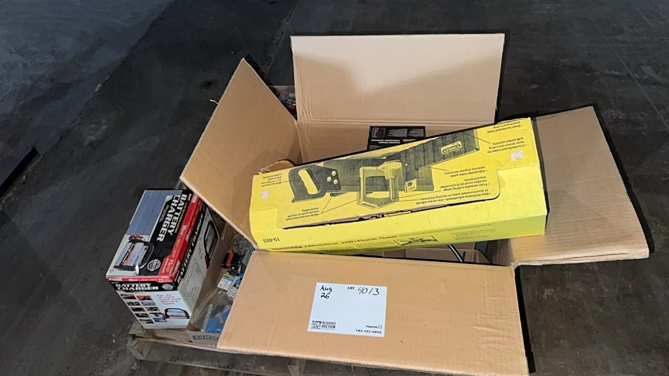 Large quantity of assorted hardware