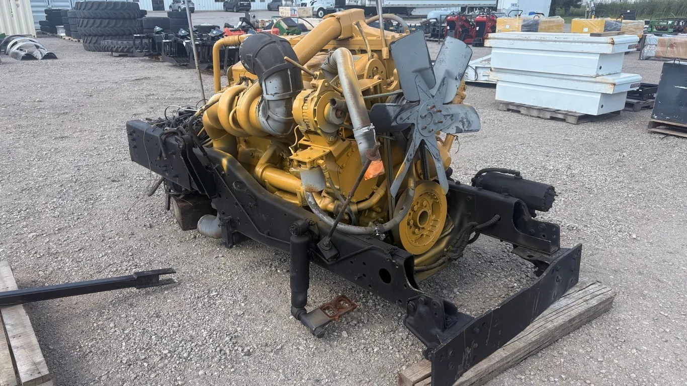 Cat 3406 engine w/ Fuller Roadranger 9 spd trans