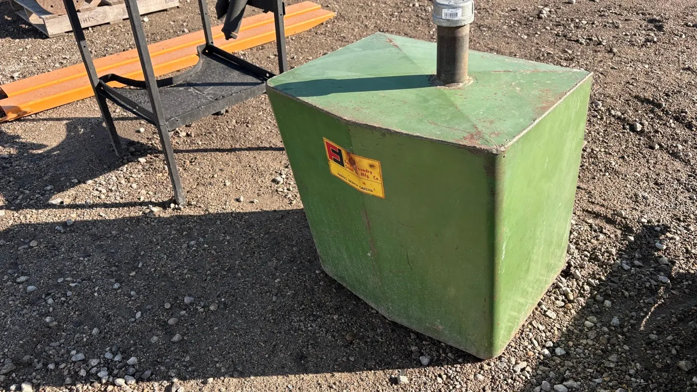 Aux fuel tank