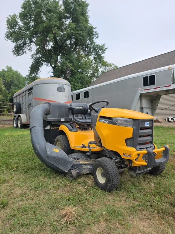 Cub cadet XT2 enduro series lawn tractor with bagger