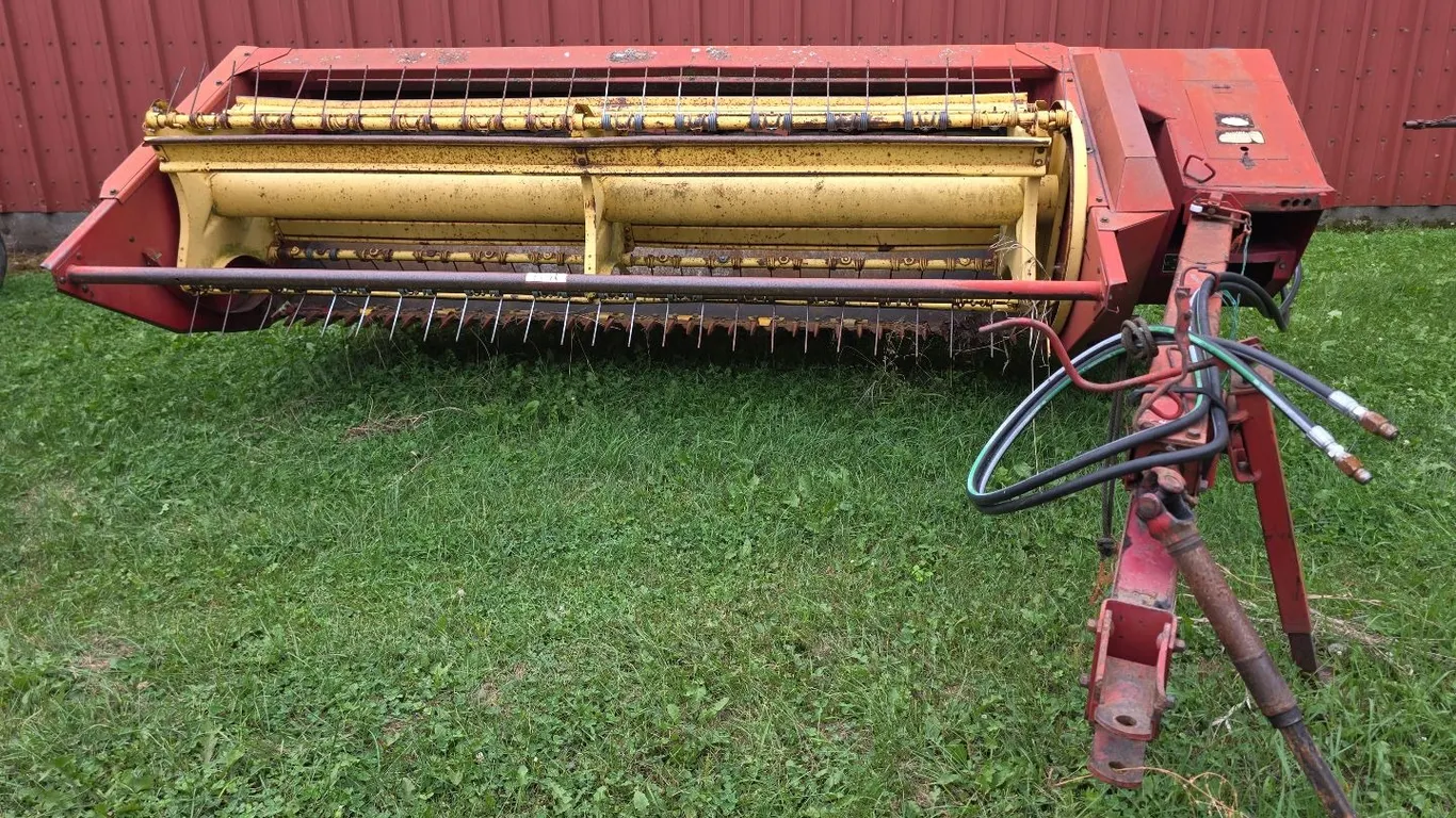 NEW HOLLAND 489 9' HAYBINE
