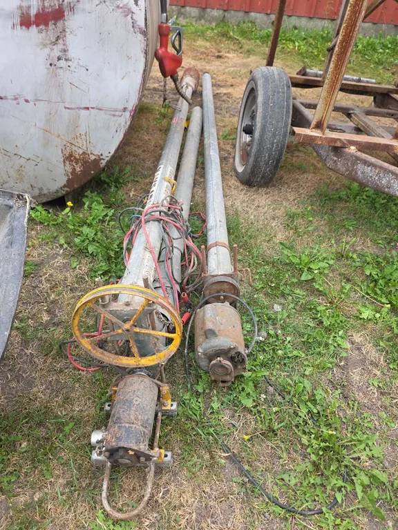 Qty 2 10ftx4in mayrath augers and motors
