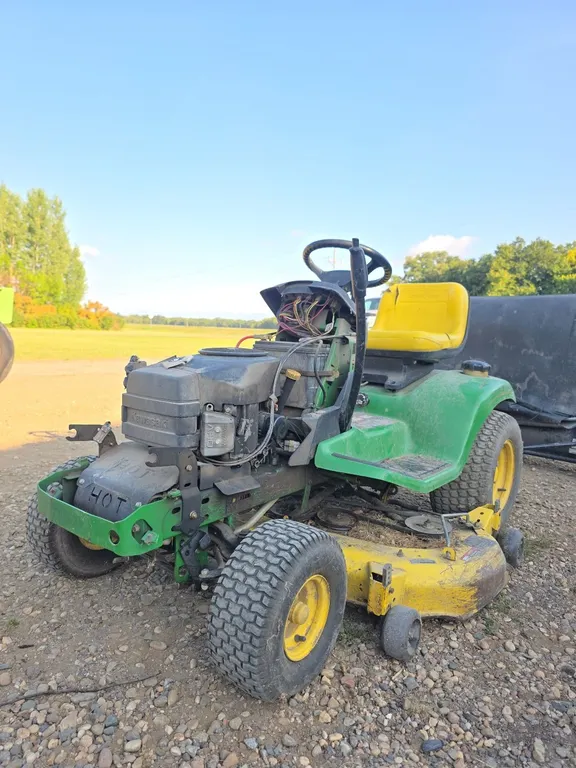JOHN DEERE LX277 lawn tractor MISSING HOOD