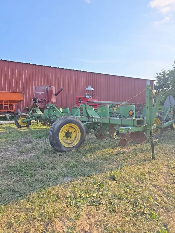 JOHN DEERE 71 8 Row 30" row crop planter