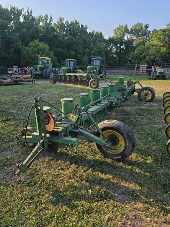 JOHN DEERE 71 Rowcrop 8 row 30" planter