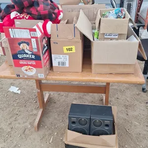 Big miscellaneous lot of household items