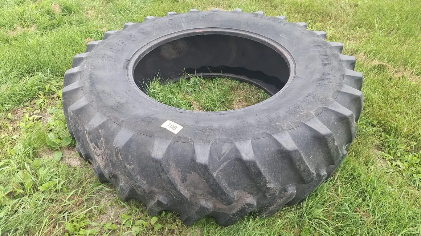 Tractor tire 20.8-38