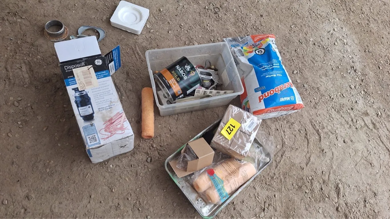 Painting lot