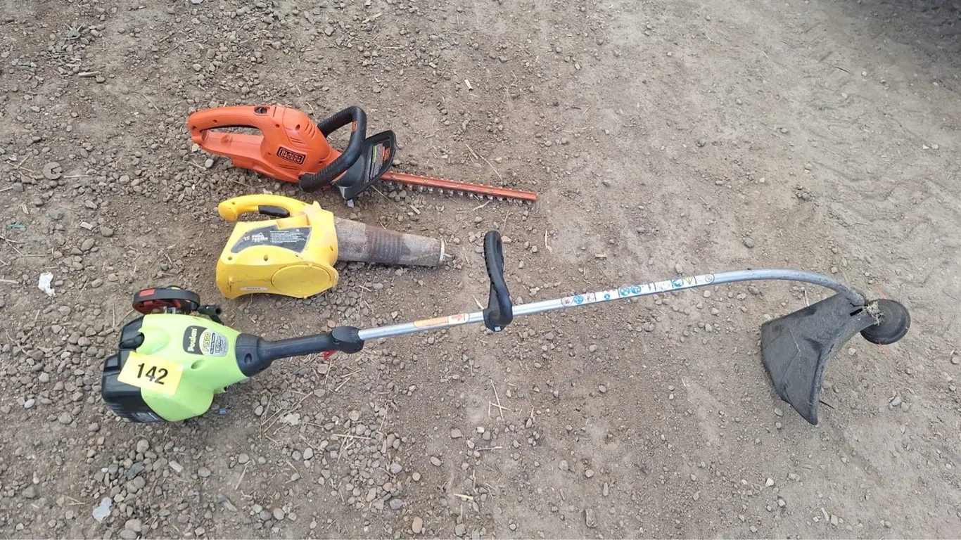 Weed eater, bug fogger and trimmer. ( In good working condition)