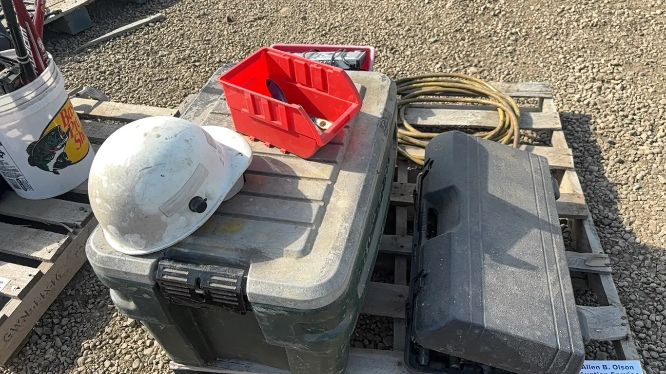 4 TON PORTER POWER, EXTENSION CORDS, HARD HATS
