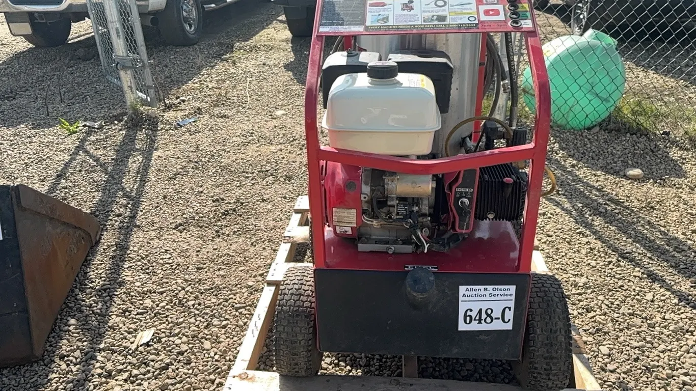 MAGNUM 4000 GOLD HOT WATER PRESSURE WASHER