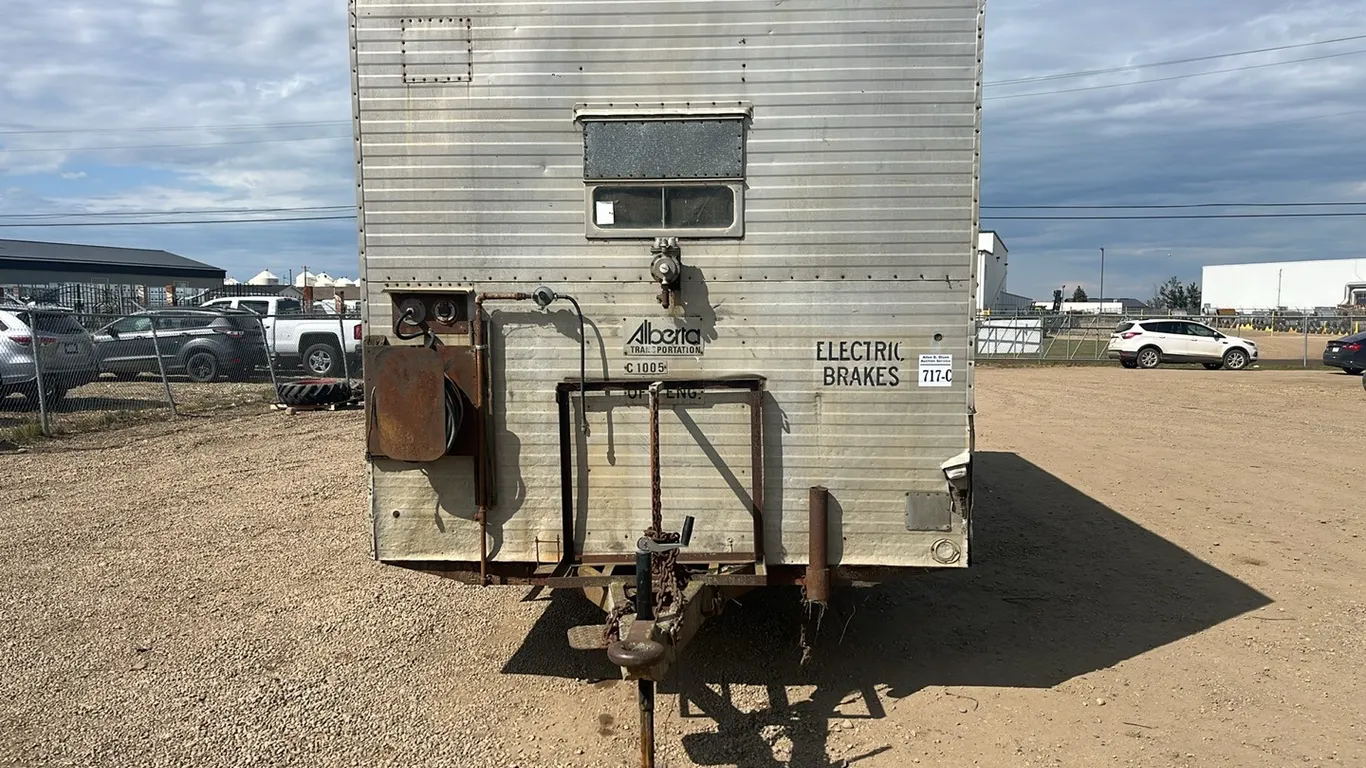 24' X 9' HUNTING SHACK/ATCO TRAILER - NO VISIBLE VIN