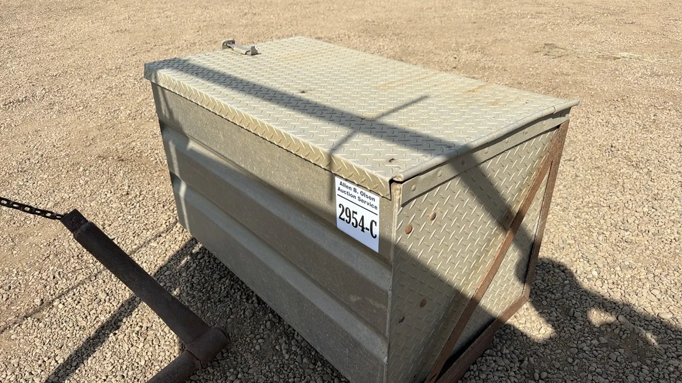 CHECKERPLATE TRUCK TOOL BOX