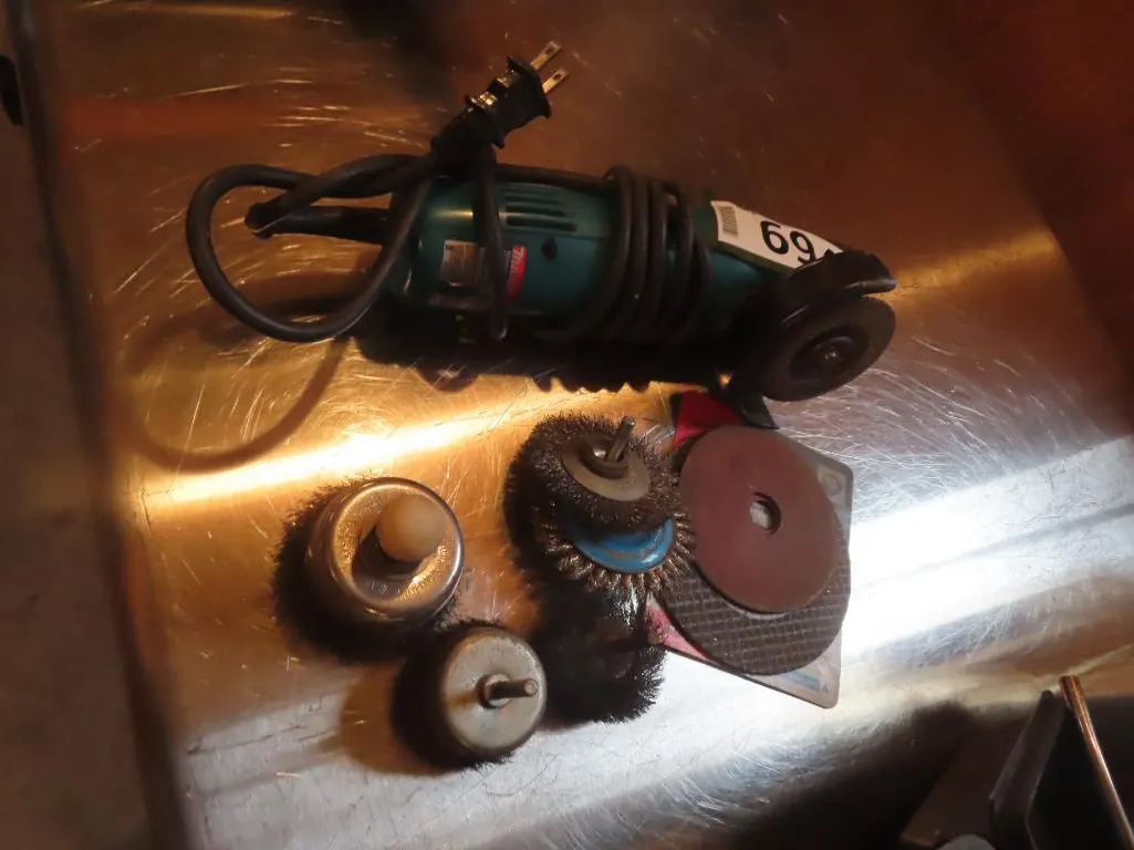 Lot - Makita Model N900 100mm Disc Grinder, w/ Wire Brushes *Located at Spruce Grove location.