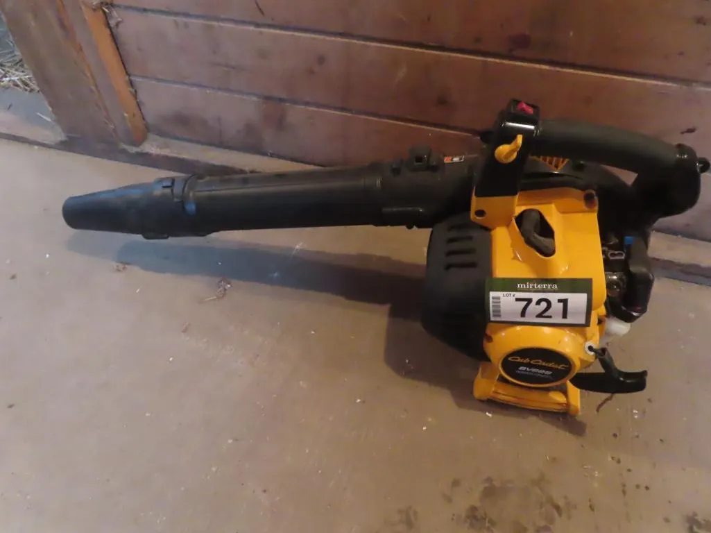 Cub Cadet BV228 Gas Blower *Located at Spruce Grove location.