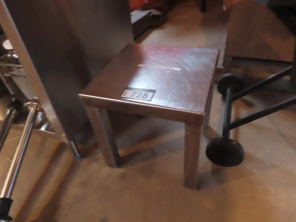Small Stainless Steel Table *Located at Spruce Grove location.
