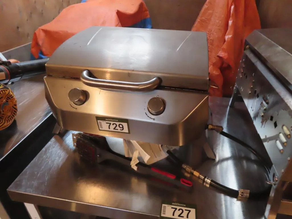 Nexgrill Portable Countertop Stainless Steel Gas Grill *Located at Spruce Grove location.