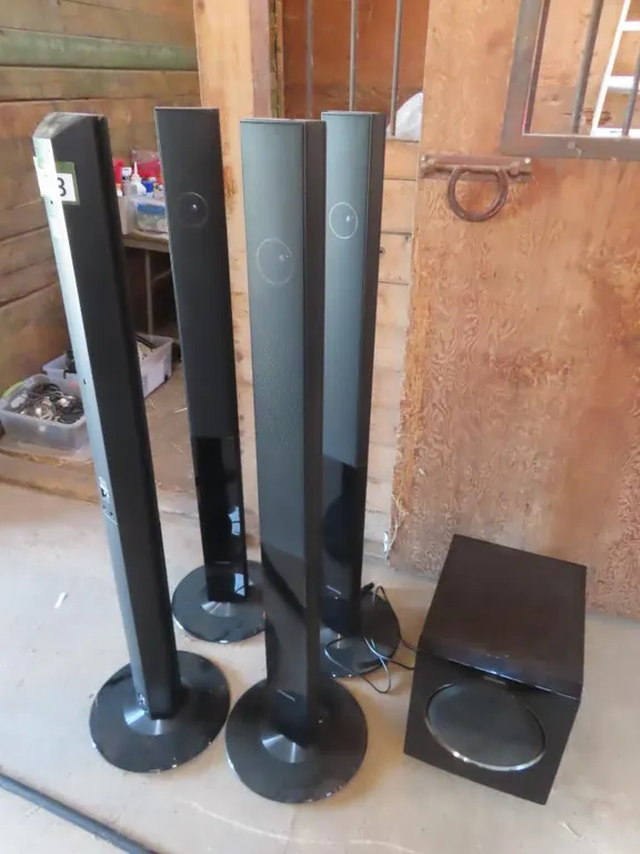 Samsung PS-FBD2 / PS-WBD2 Surround Sound System *Located at Spruce Grove location.
