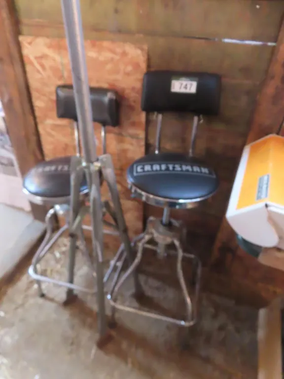 Lot - (2) Craftsman Stools, alum tripod stand *Located at Spruce Grove location.