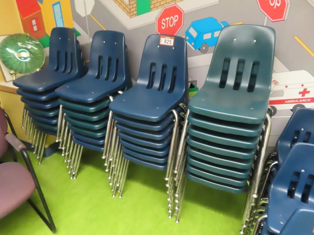 Lot - (29) Metal/Plastic Chairs *Located at 4831 93 Ave, Edm.