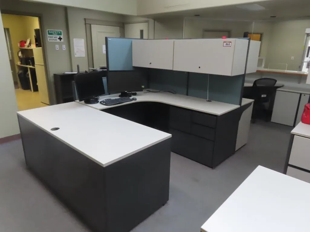 2 Person Modular Workstation *Located at 4831 93 Ave, Edm.