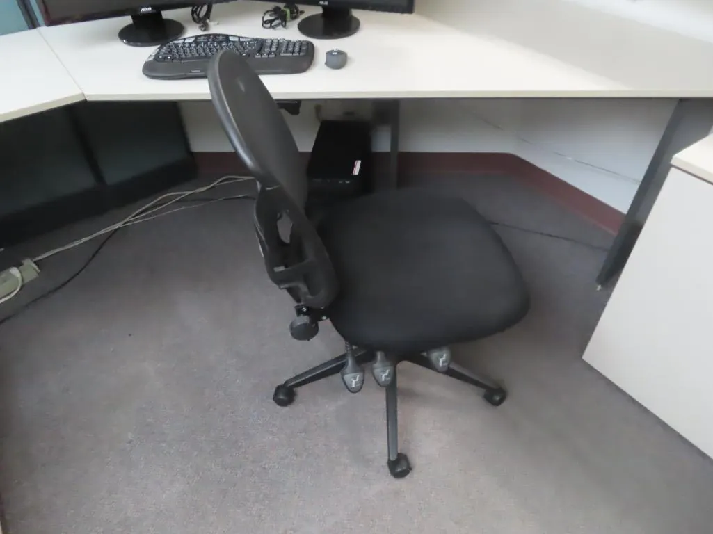 Mesh and Fabric Task Chair *Located at 4831 93 Ave, Edm.