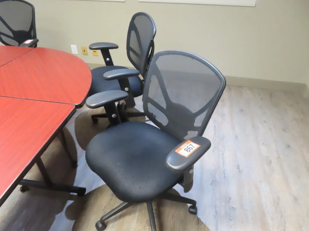 Lot - (2) Mesh and Fabric Task Chairs *Located at 4831 93 Ave, Edm.