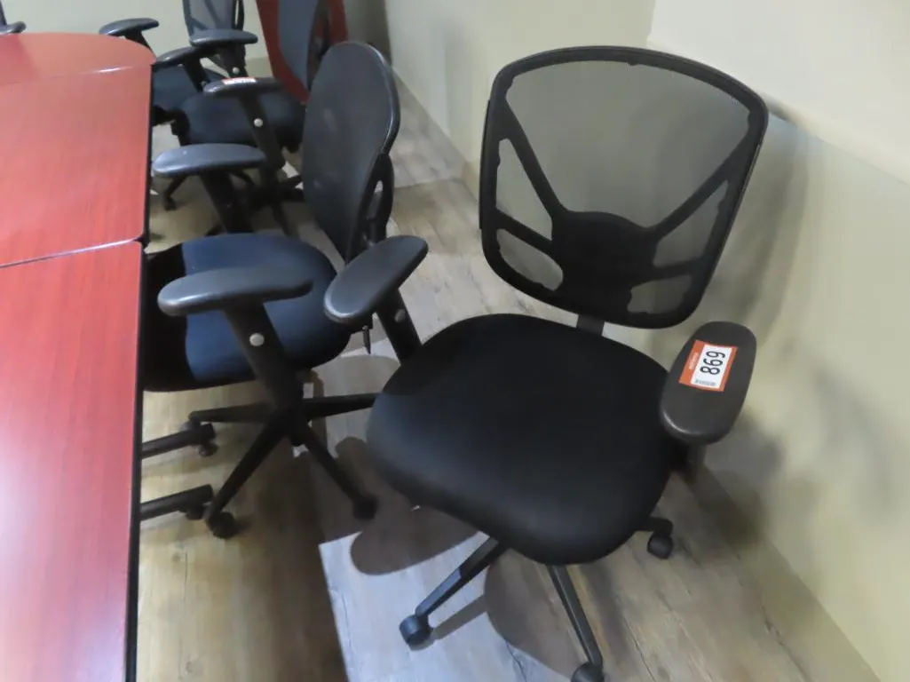 Lot - (2) Mesh and Fabric Task Chairs *Located at 4831 93 Ave, Edm.