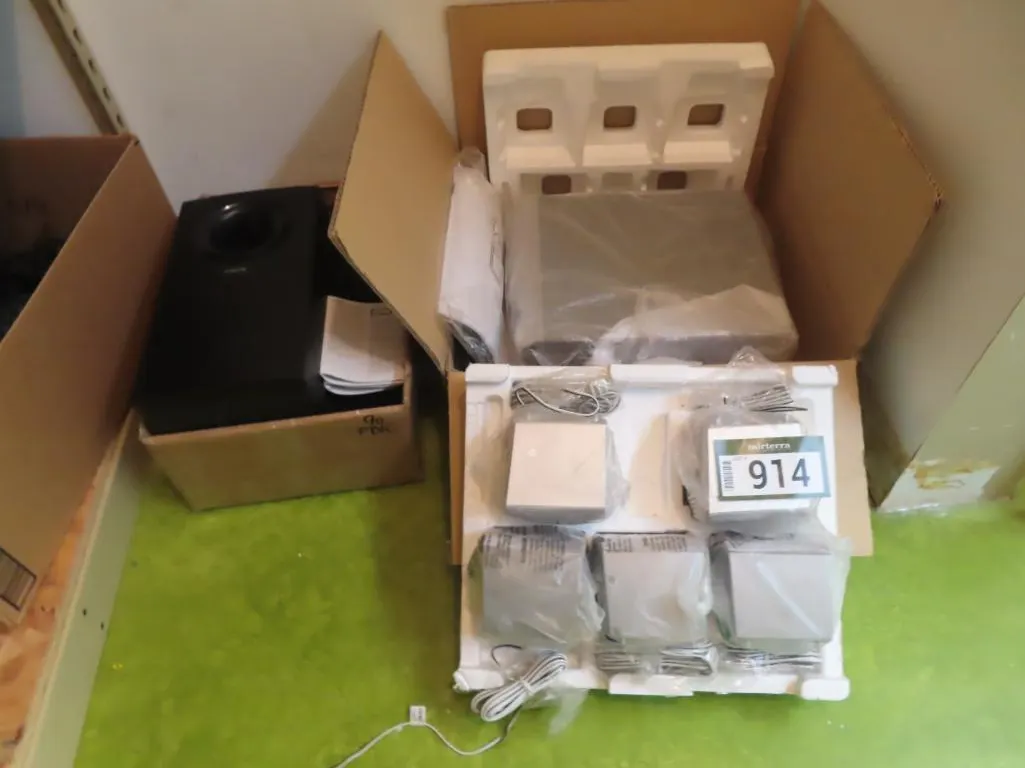 Lot - JVC TH-S11 DVD Digital Theater System *Located at 4831 93 Ave, Edm.