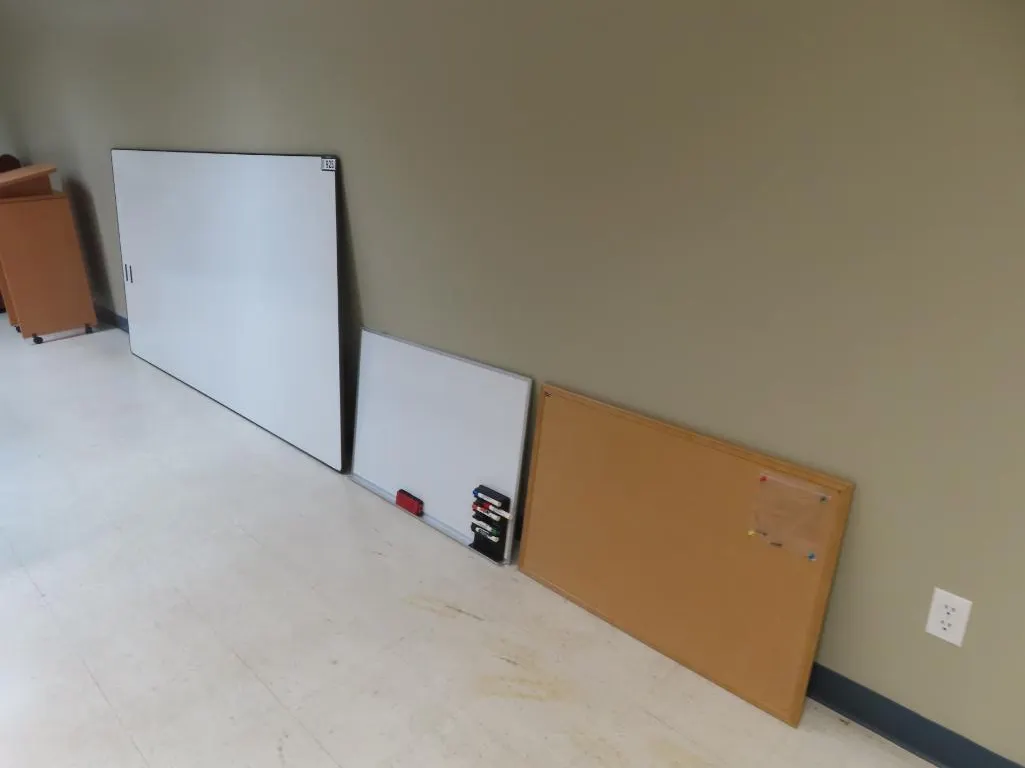 Lot - (2) Whiteboards, Corkboard *Located at 4831 93 Ave, Edm.