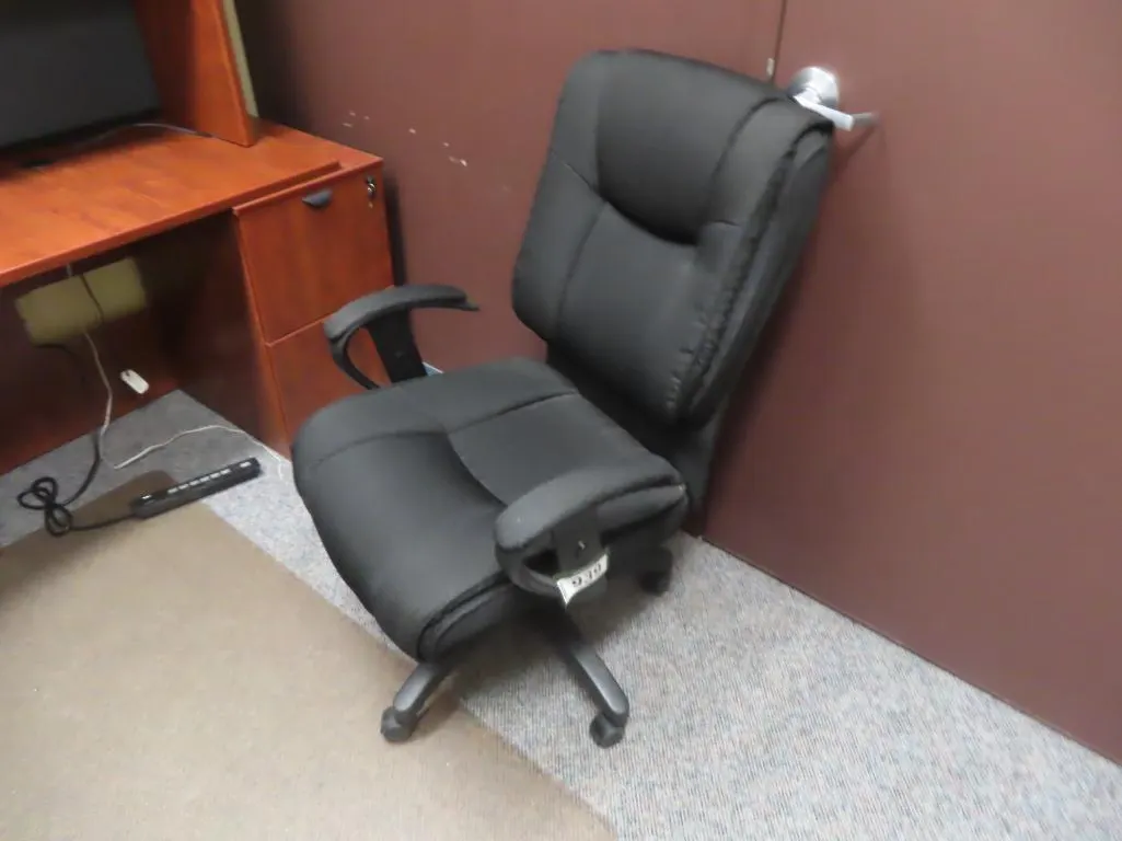 High Back Executive Chair *Located at 4831 93 Ave, Edm.
