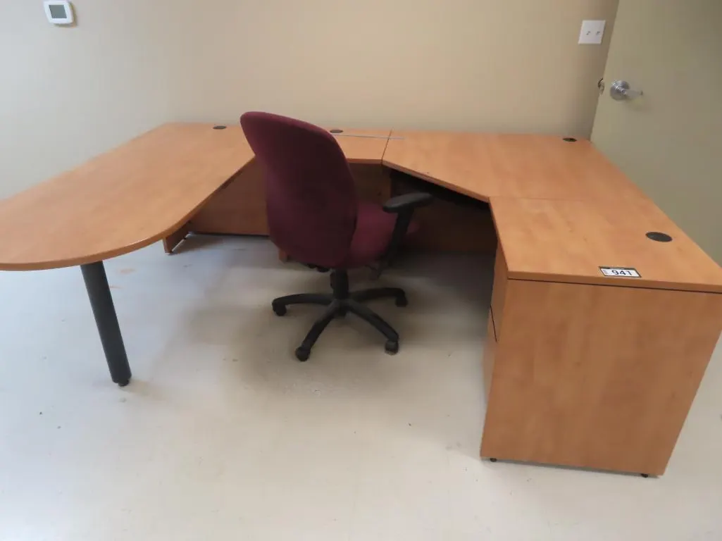 Lot - Blonde L Shaped Workstation, Blonde Bullet Table *Located at 4831 93 Ave, Edm.