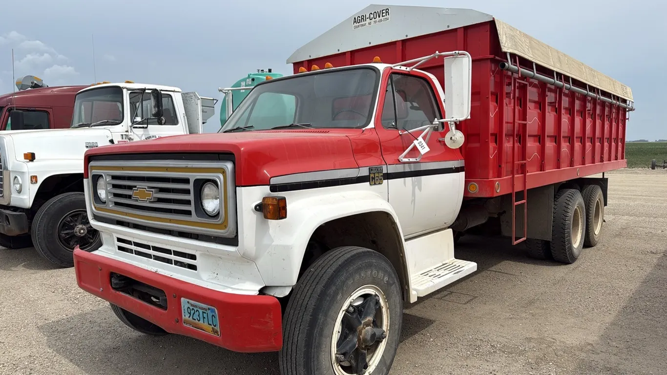 ID 0341 1974 Chevy Tandem Truck