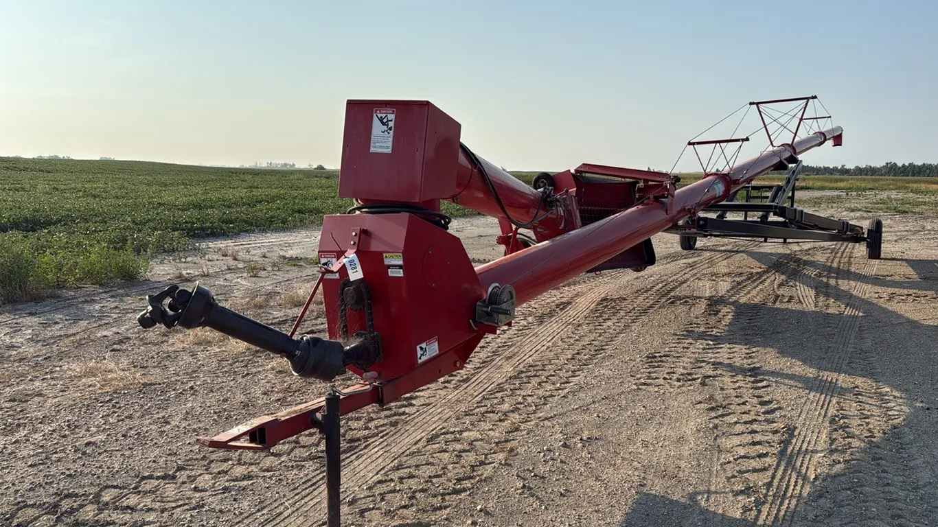 ID 0281 Wheatheart 13-81 Hyd Hopper Walker Auger