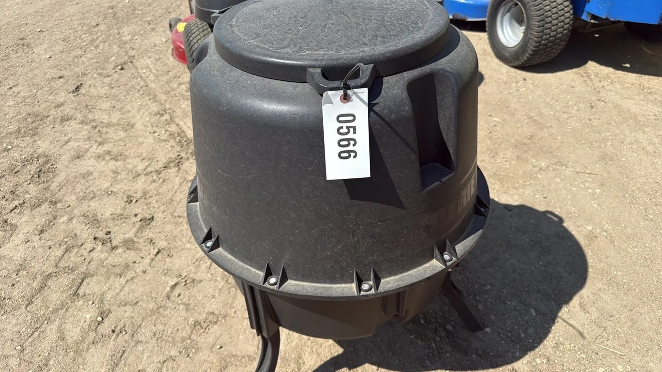 ID 0566 Moultrie Game Feeder (black)