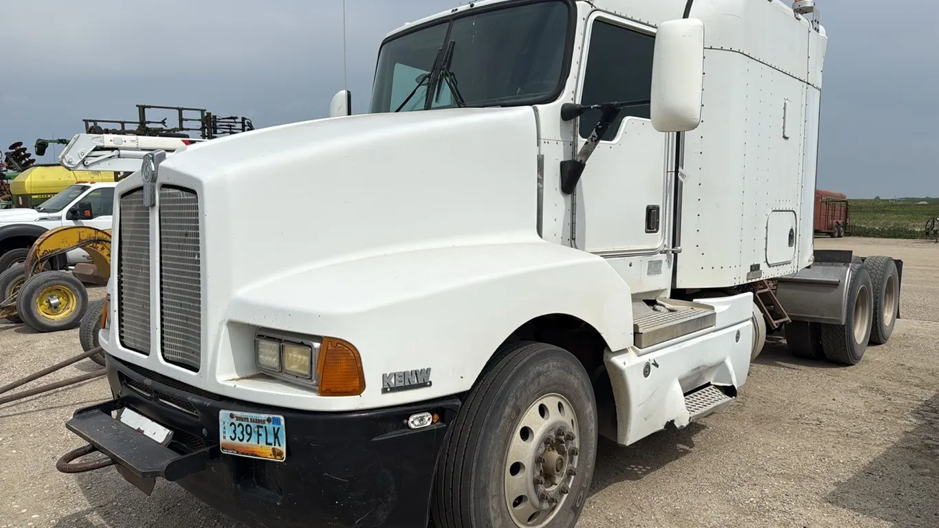 ID 0497 1996 Kenworth T600