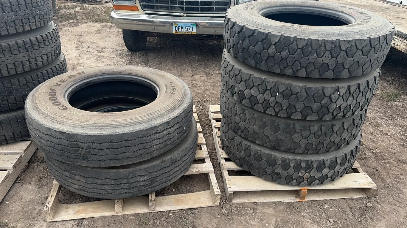 ID 0544 Lot of 6 Low 22.5 Truck Tires