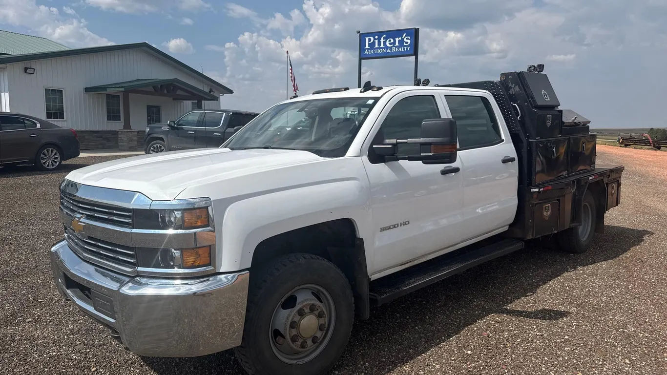2018 Chevrolet Silverado 3500HD Service Pickup